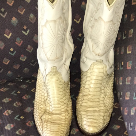 Dan Post Shoes - 💝 💝 Dan Post Women’s 💝💝 Python boots Size 7.5